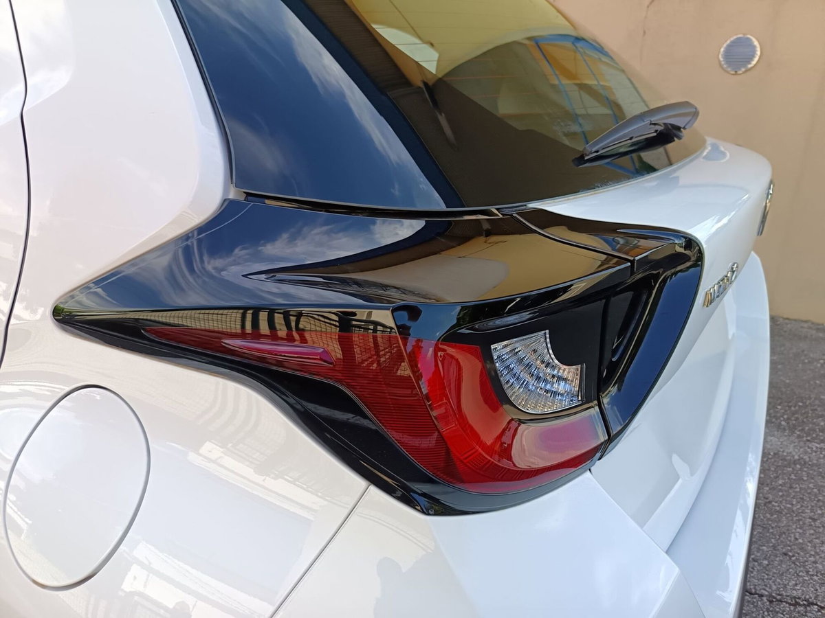 Mazda Mazda2 Hybrid 1.5 VVT e-CVT Full Hybrid Electric Select (18)