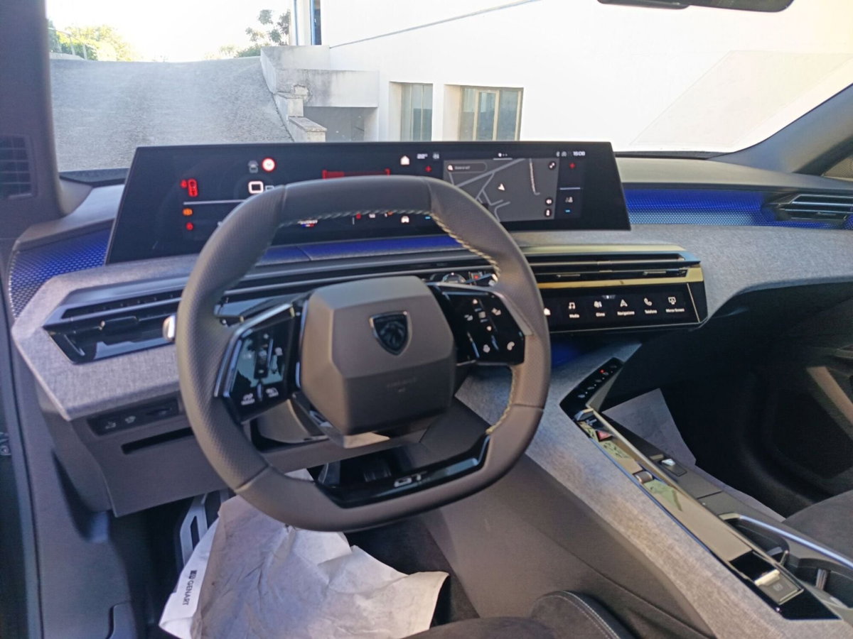 Peugeot 3008 1.2 hybrid GT 145cv e-dcs6 (13)