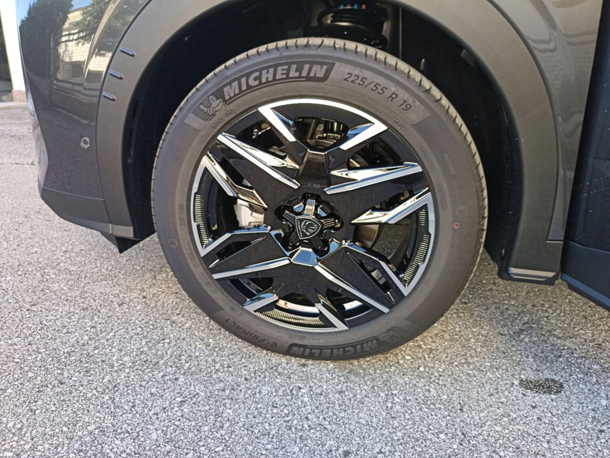Peugeot 3008 1.2 hybrid GT 145cv e-dcs6 (18)