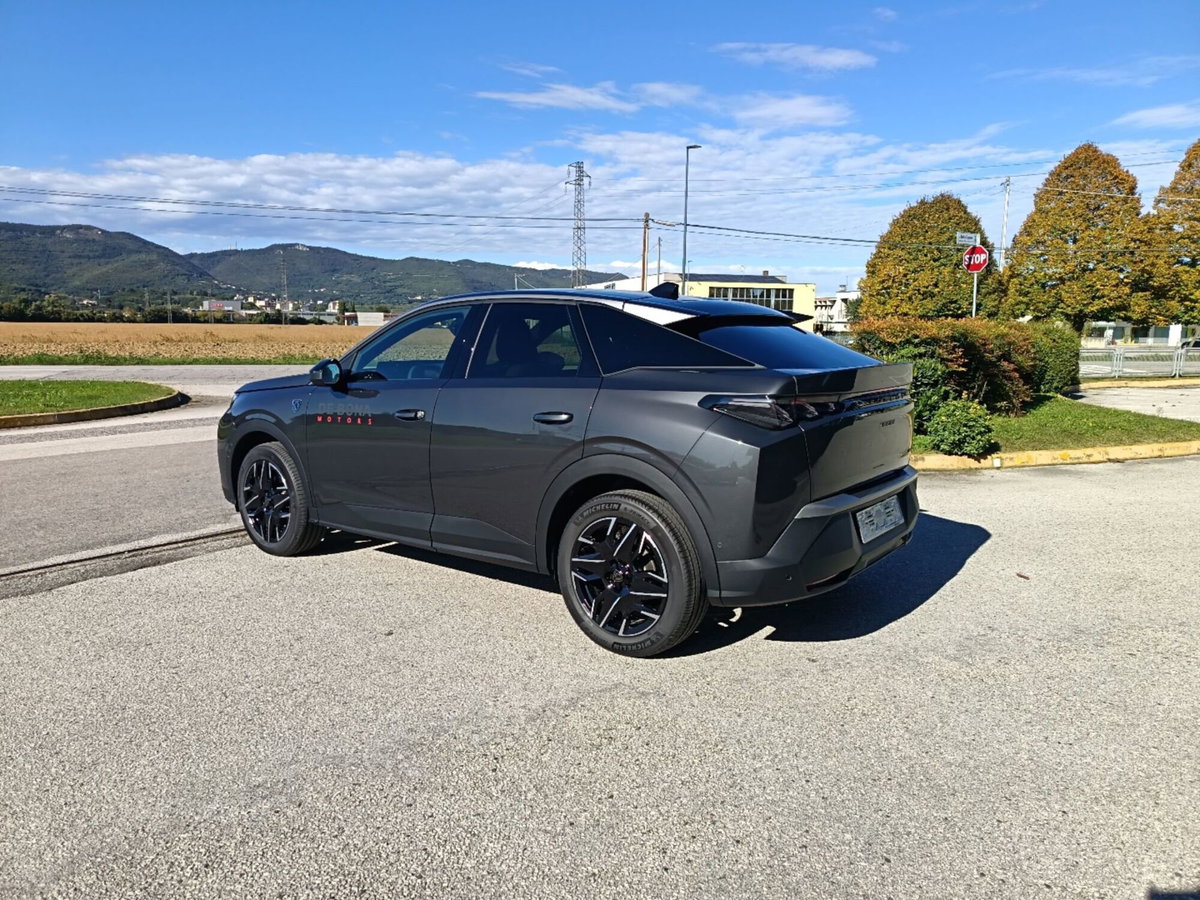Peugeot 3008 1.2 hybrid GT 145cv e-dcs6 (3)