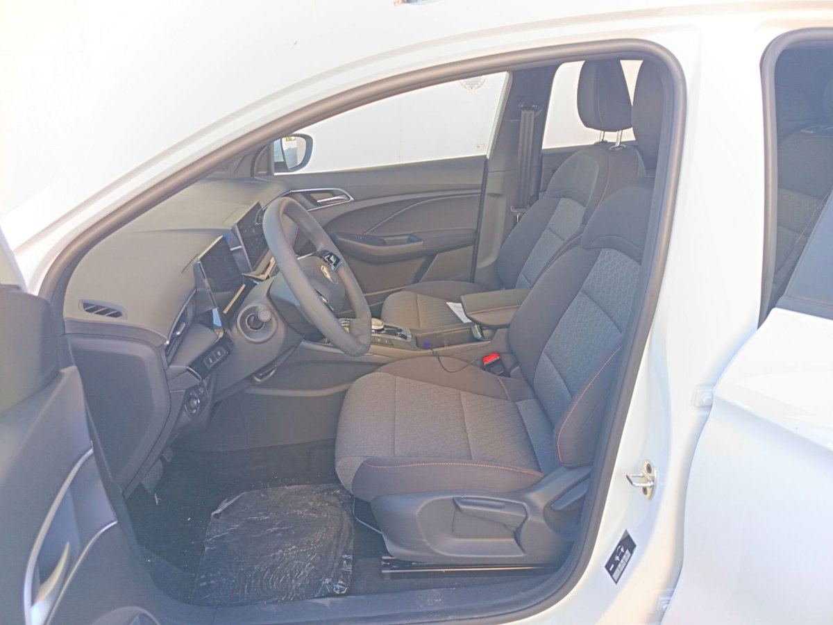 Mg MG3 1.5 hybrid+ Comfort auto (11)