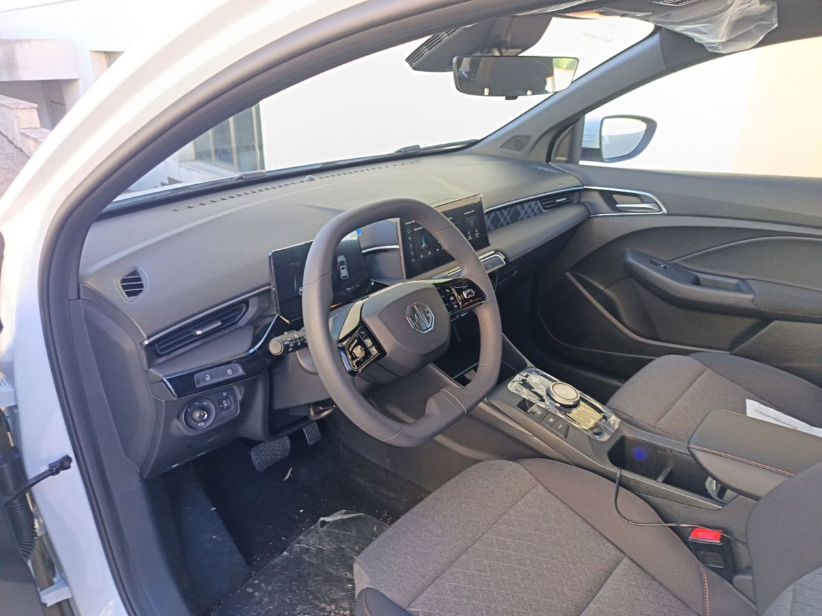 Mg MG3 1.5 hybrid+ Comfort auto (12)
