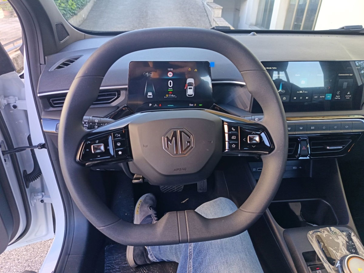 Mg MG3 1.5 hybrid+ Comfort auto (13)