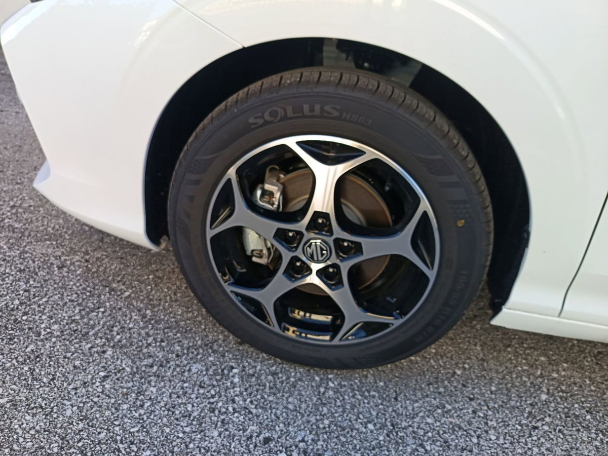 Mg MG3 1.5 hybrid+ Comfort auto (17)