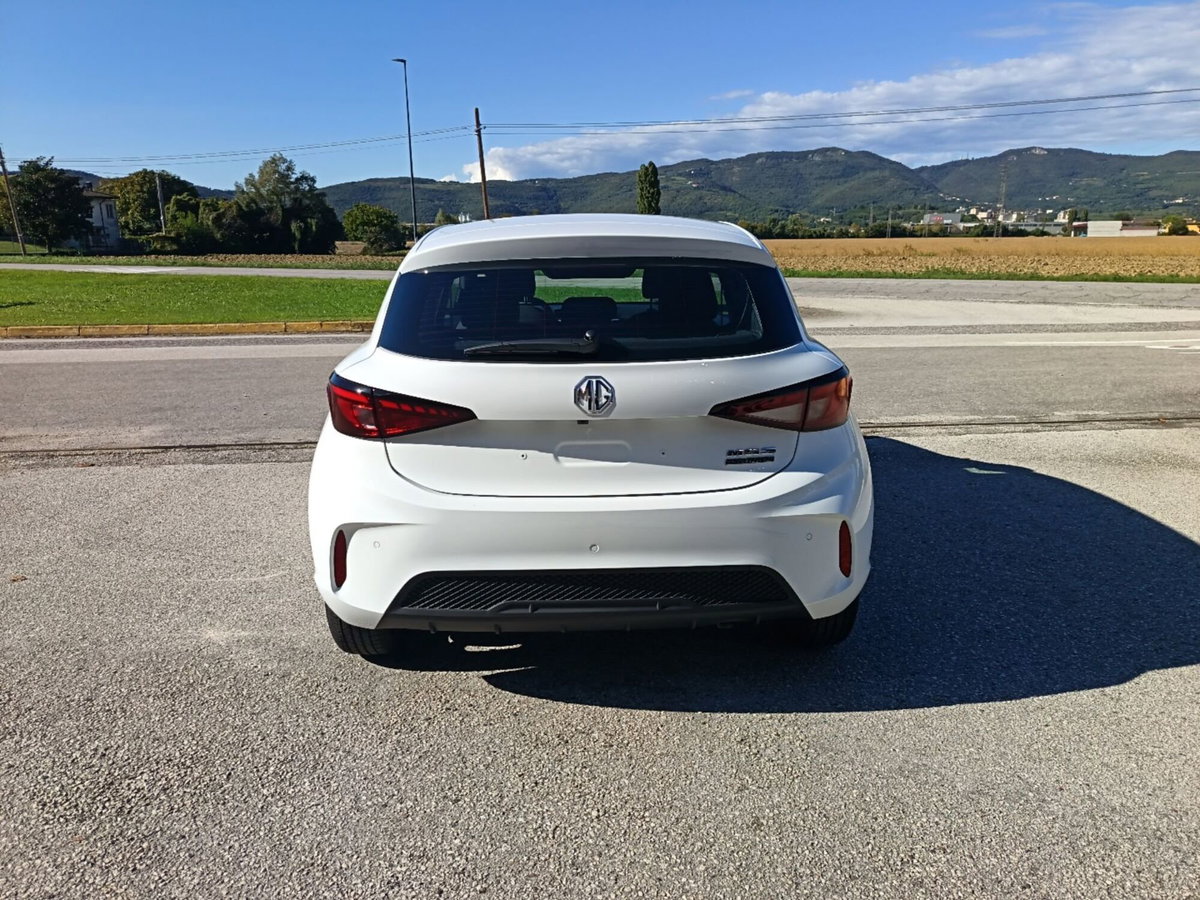 Mg MG3 1.5 hybrid+ Comfort auto (4)
