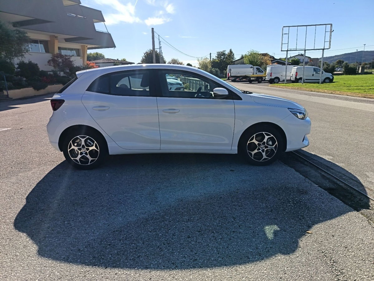 Mg MG3 1.5 hybrid+ Comfort auto (7)