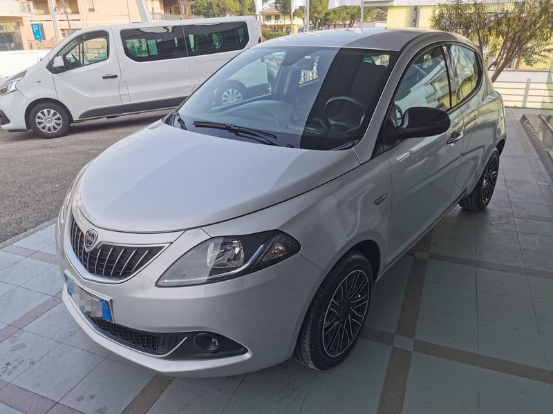 Lancia Ypsilon 1.0 FireFly 5 porte S&S Hybrid Gold Plus