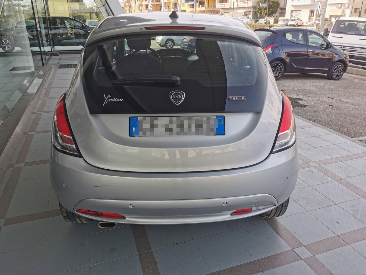 Lancia Ypsilon 1.0 FireFly 5 porte S&S Hybrid Gold Plus (6)