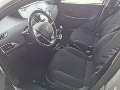 Lancia Ypsilon 1.0 FireFly 5 porte S&S Hybrid Gold Plus (7)