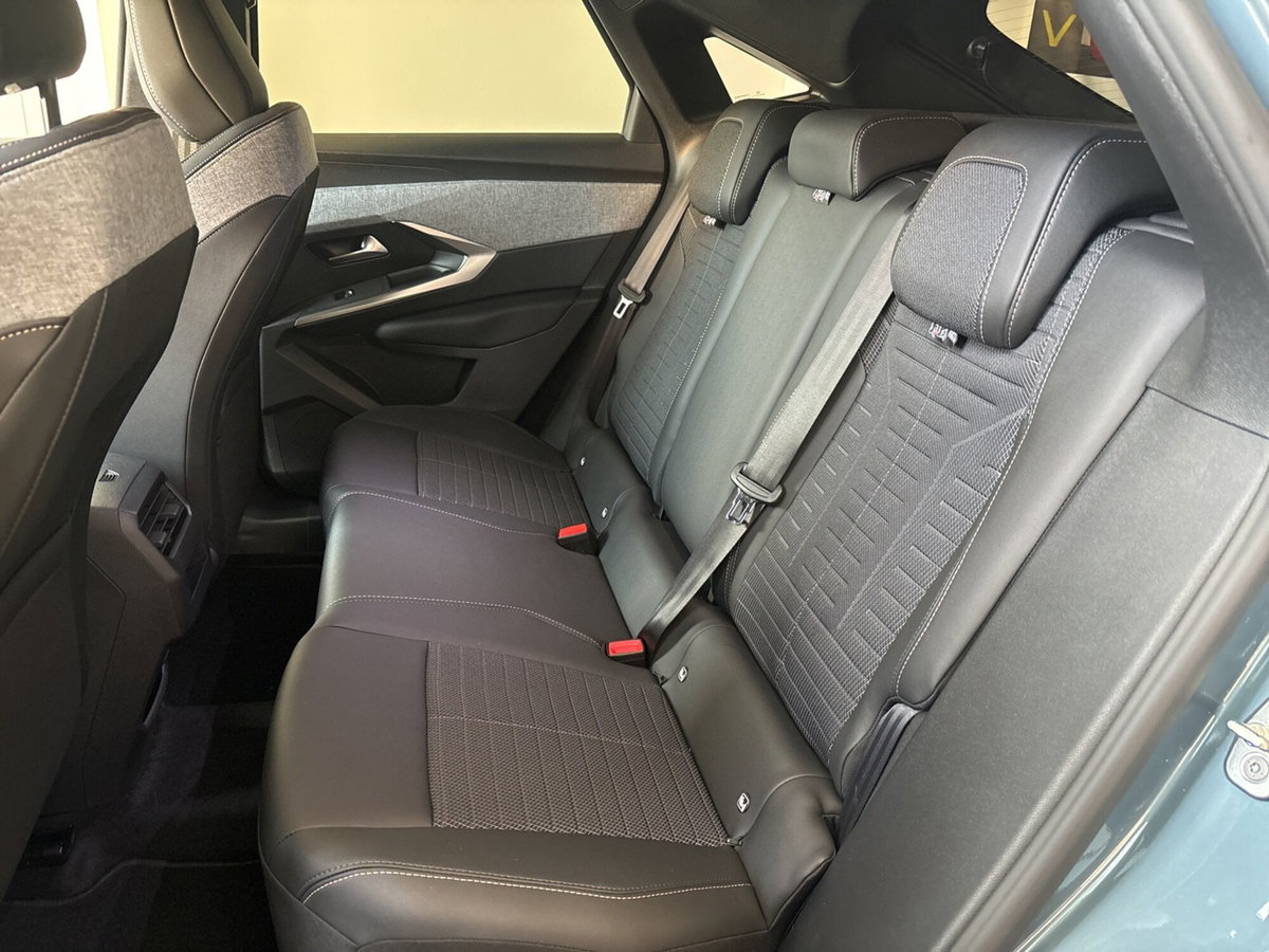 Peugeot 3008 1.2 hybrid Allure 145cv e-dcs6 (10)