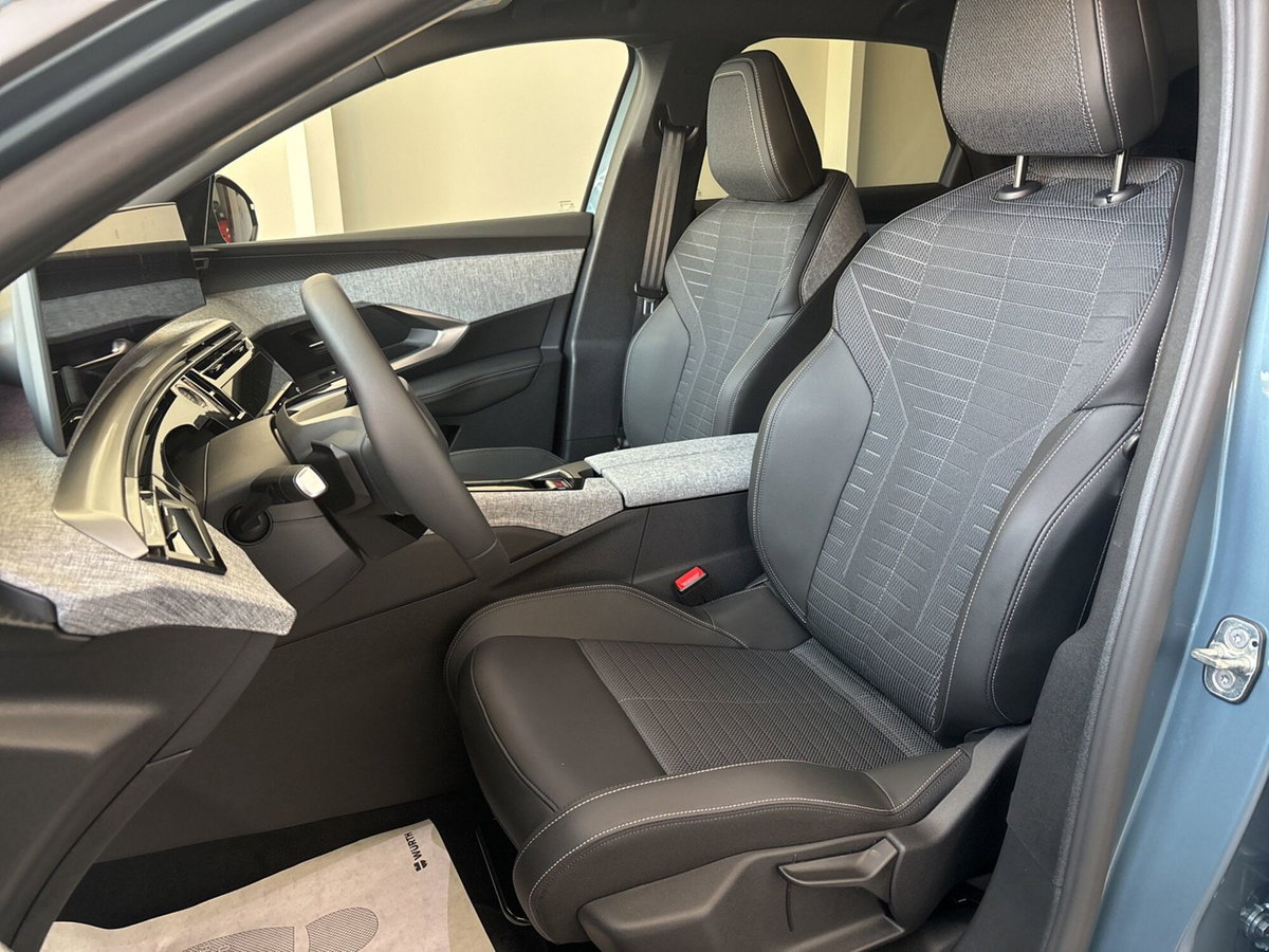 Peugeot 3008 1.2 hybrid Allure 145cv e-dcs6 (9)