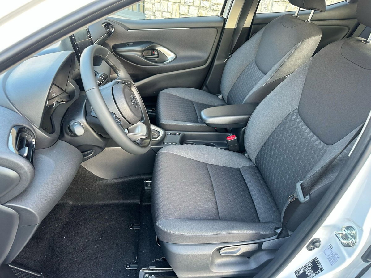 Mazda Mazda2 Hybrid 1.5 VVT e-CVT Full Hybrid Electric Agile (7)