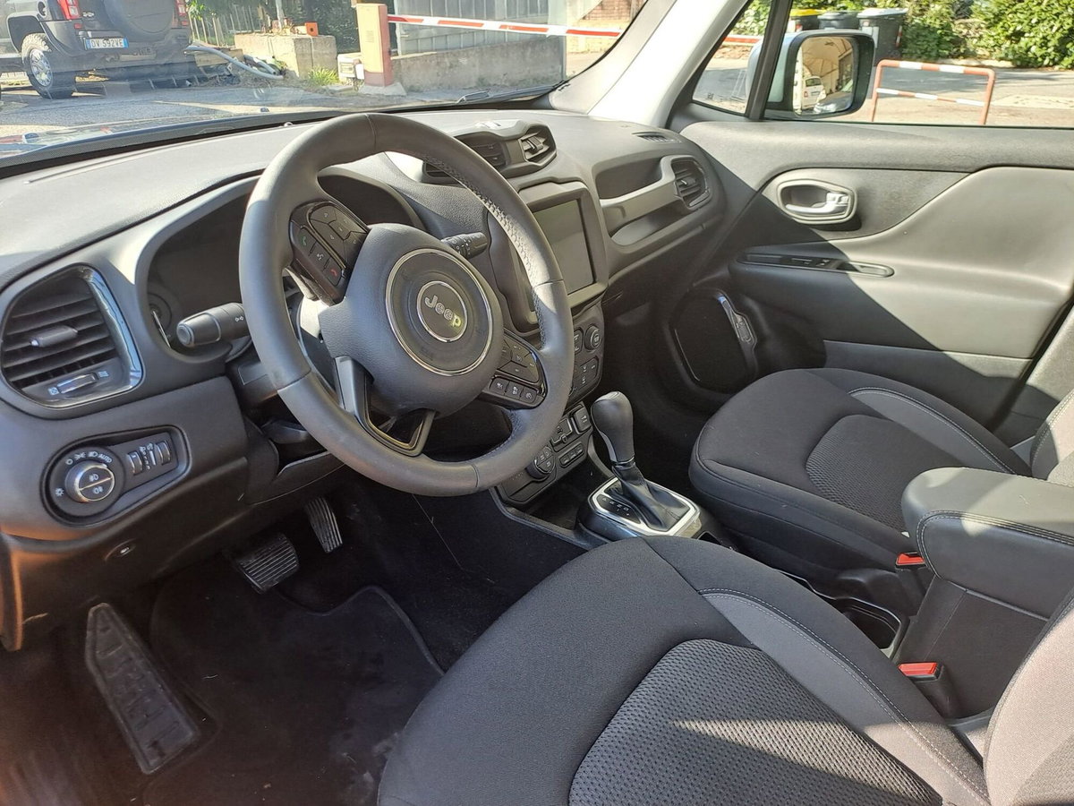 Jeep Renegade 1.3 T4 190CV PHEV 4xe AT6 Limited (13)