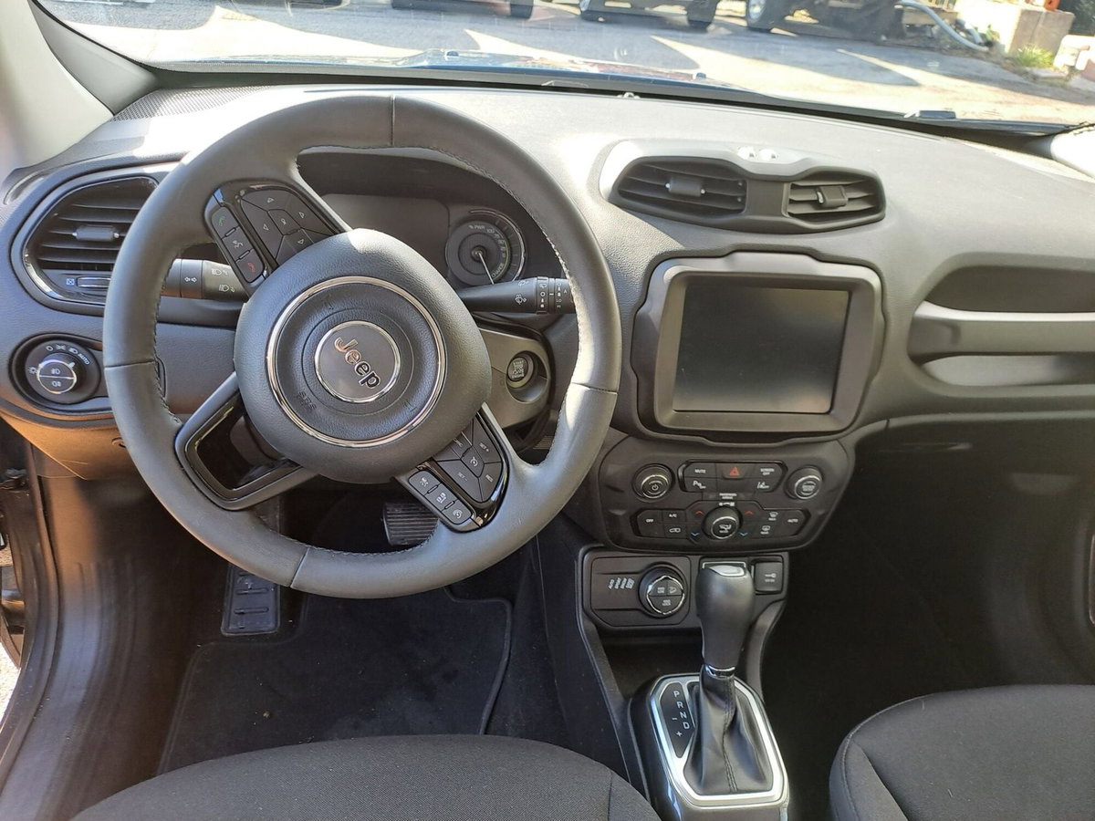 Jeep Renegade 1.3 T4 190CV PHEV 4xe AT6 Limited (14)