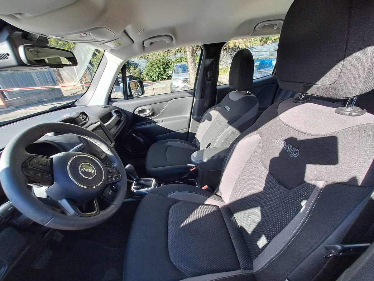 Jeep Renegade 1.3 T4 190CV PHEV 4xe AT6 Limited (15)