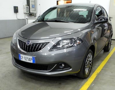 Lancia Ypsilon 1.0 FireFly 5 porte S&S Hybrid Silver Plus usata