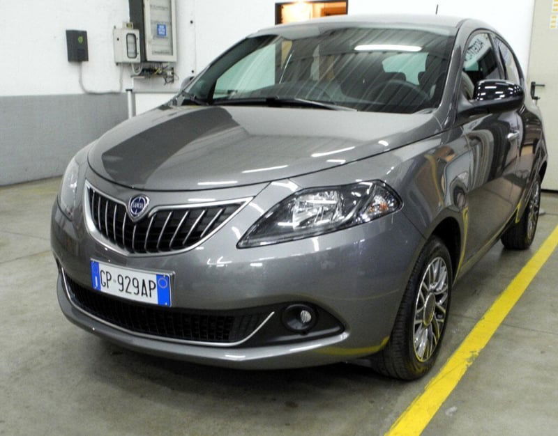 Lancia Ypsilon 1.0 FireFly 5 porte S&S Hybrid Silver Plus