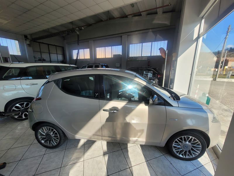 Lancia Ypsilon 1.2 69 CV 5 porte Platinum