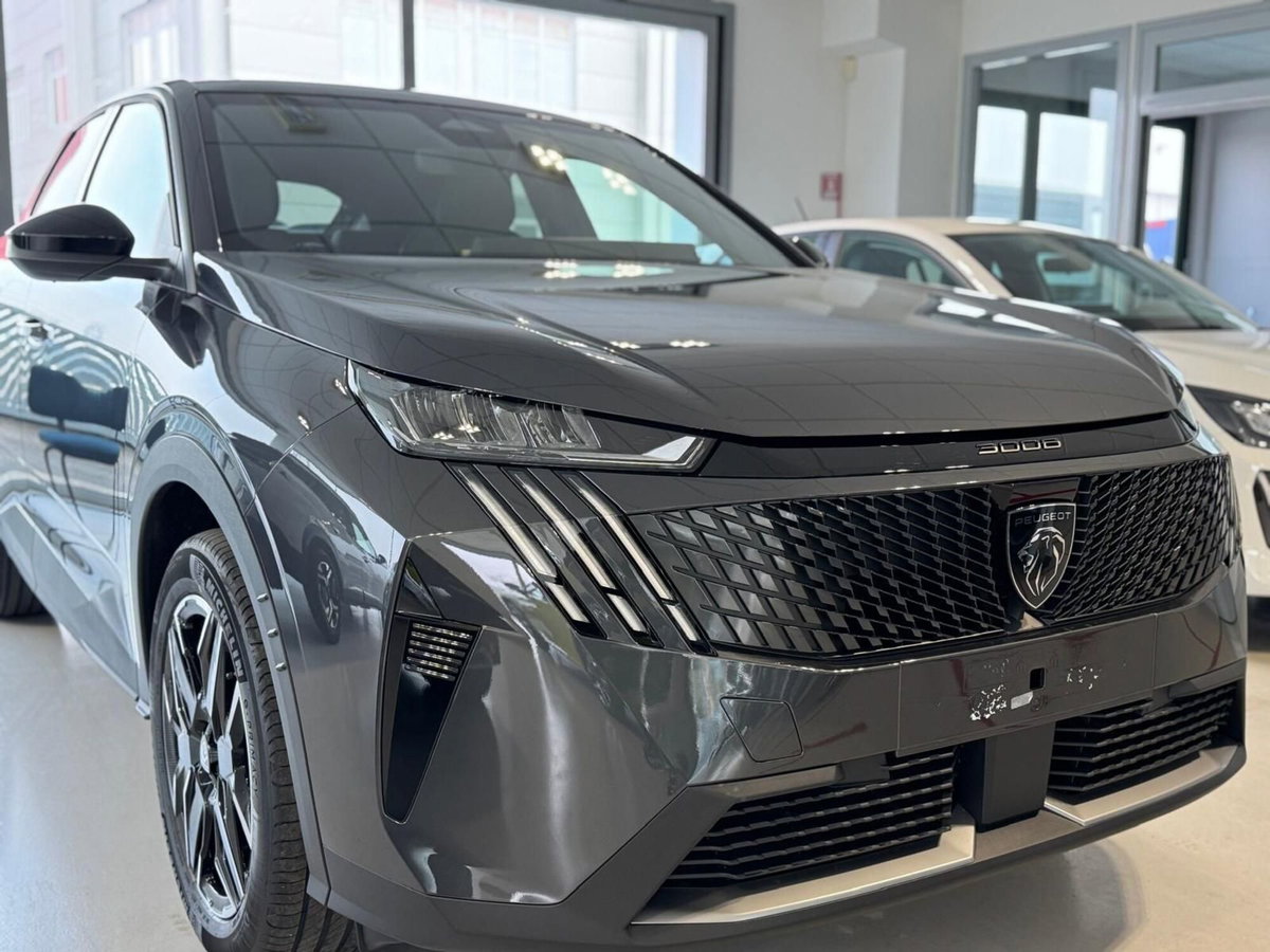 Peugeot 3008 1.2 hybrid Allure 145cv e-dcs6 (10)