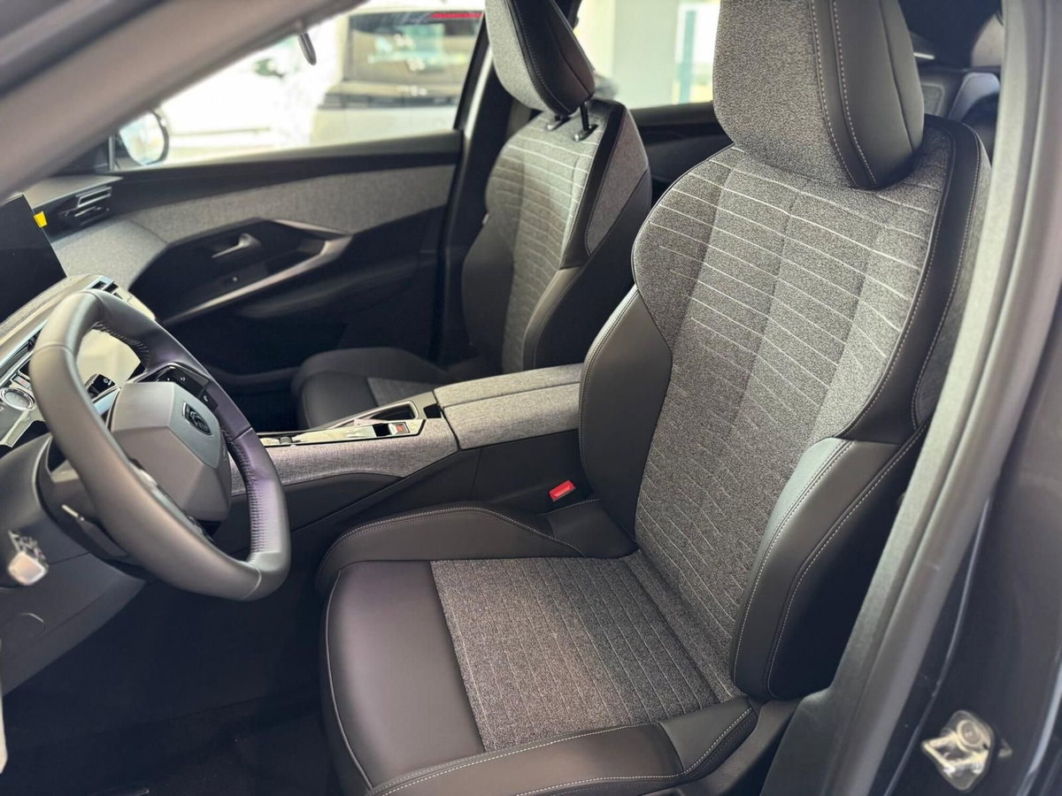 Peugeot 3008 1.2 hybrid Allure 145cv e-dcs6 (13)