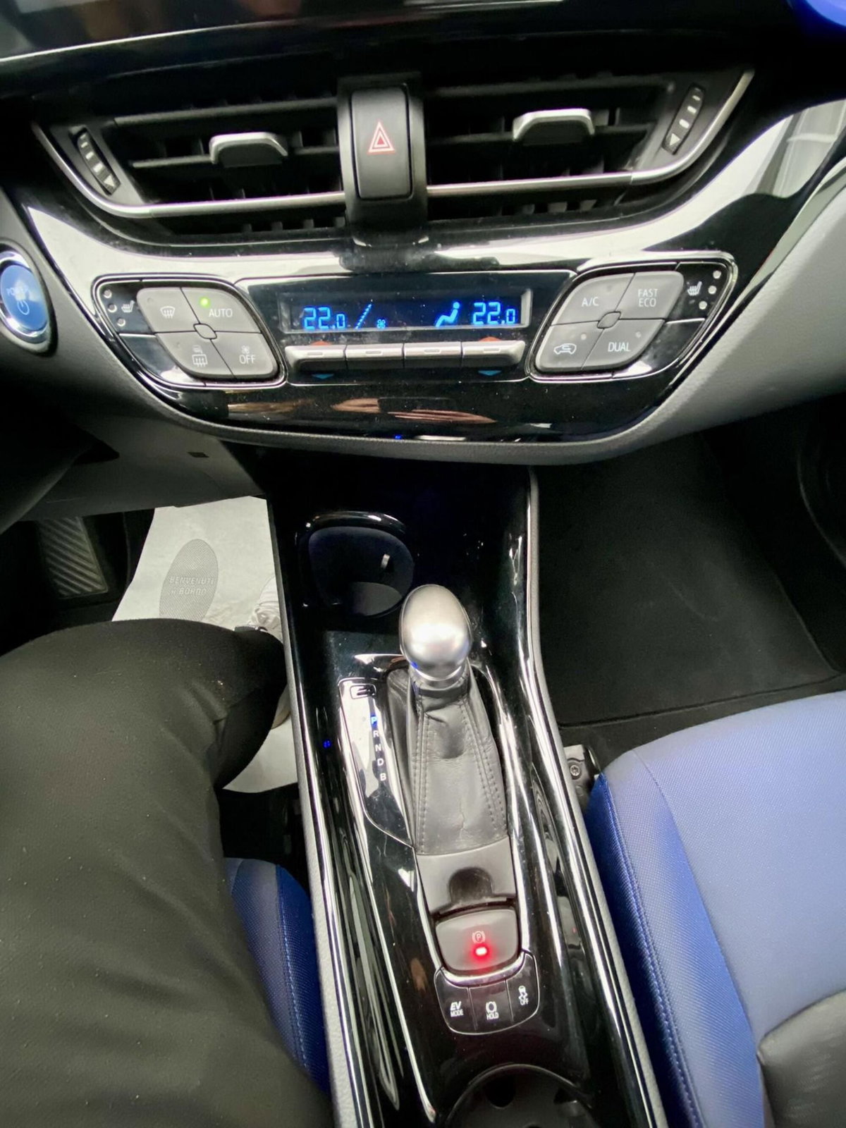 Toyota Toyota C-HR 1.8 Hybrid E-CVT Lounge (8)
