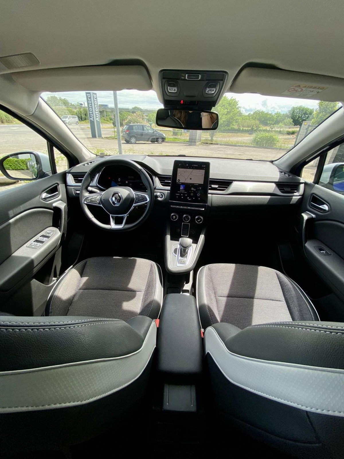 Renault Captur Plug-in Hybrid E-Tech 160 CV Intens (14)