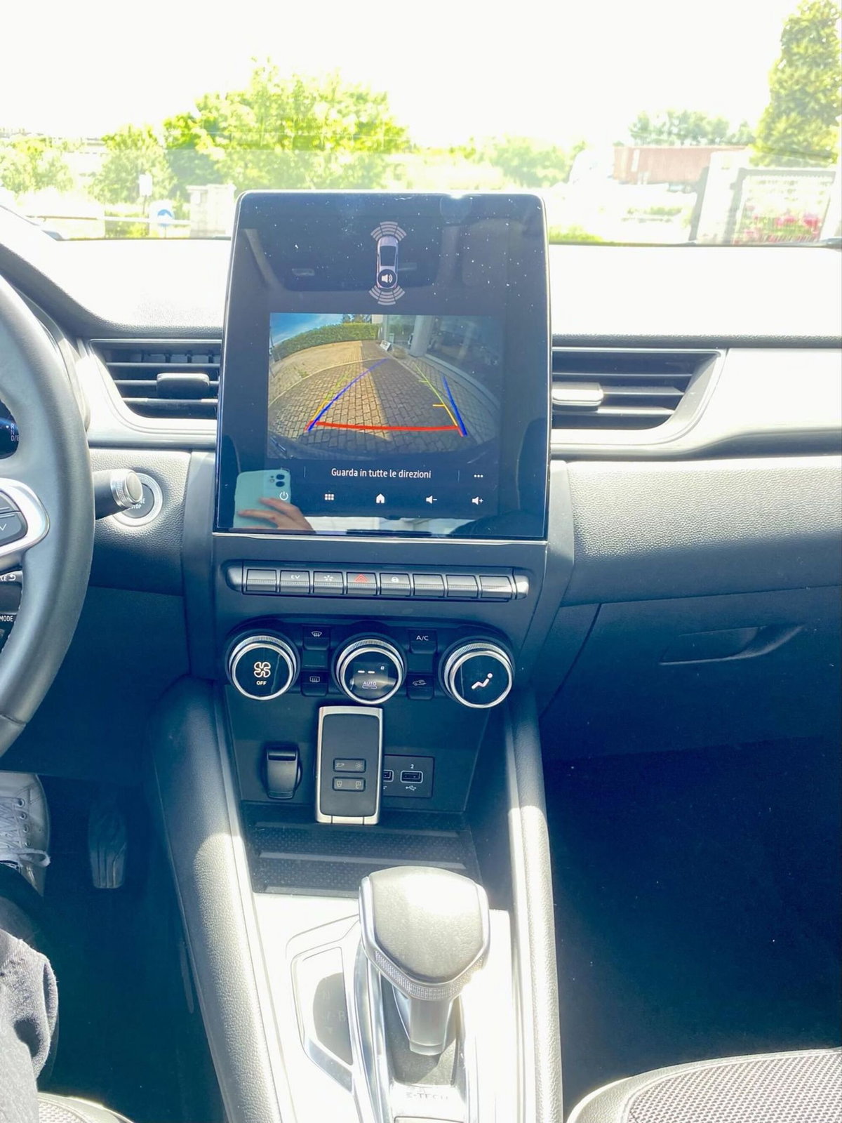 Renault Captur Plug-in Hybrid E-Tech 160 CV Intens (16)