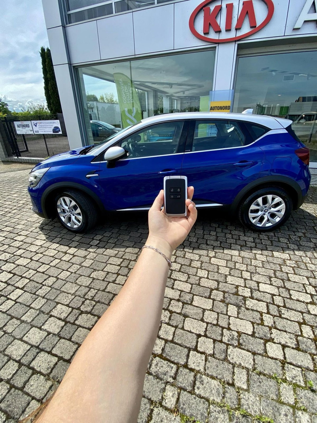 Renault Captur Plug-in Hybrid E-Tech 160 CV Intens (3)
