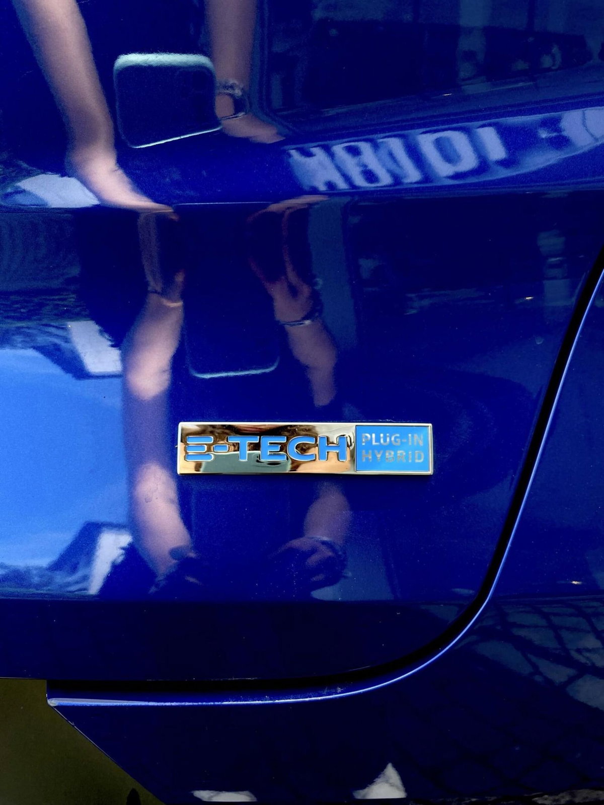 Renault Captur Plug-in Hybrid E-Tech 160 CV Intens (8)