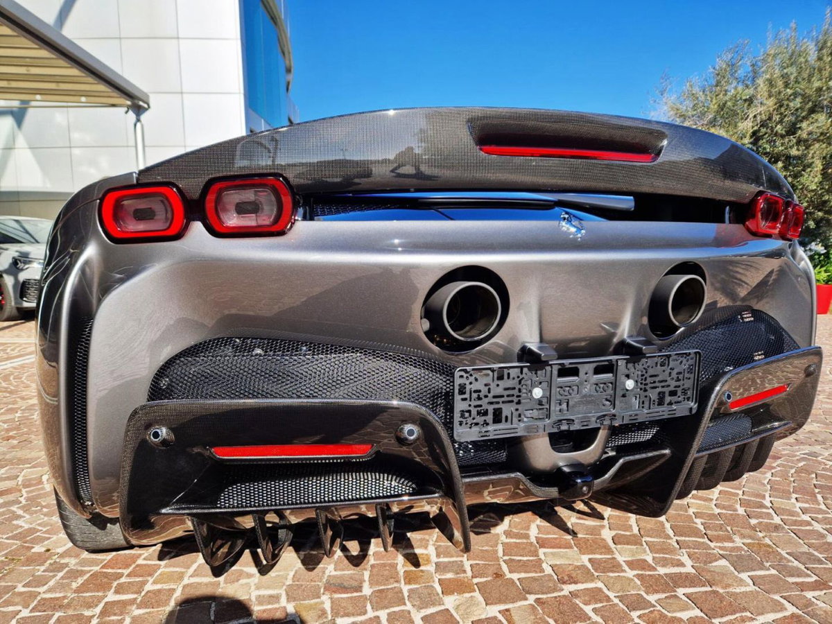 Ferrari SF90 Coupé SF90 Stradale (13)