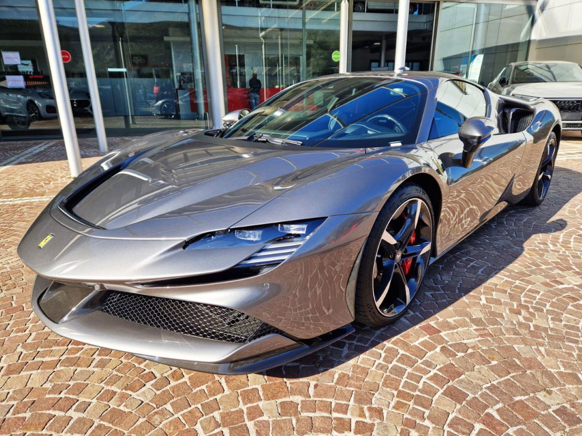 Ferrari SF90 Coupé SF90 Stradale (2)