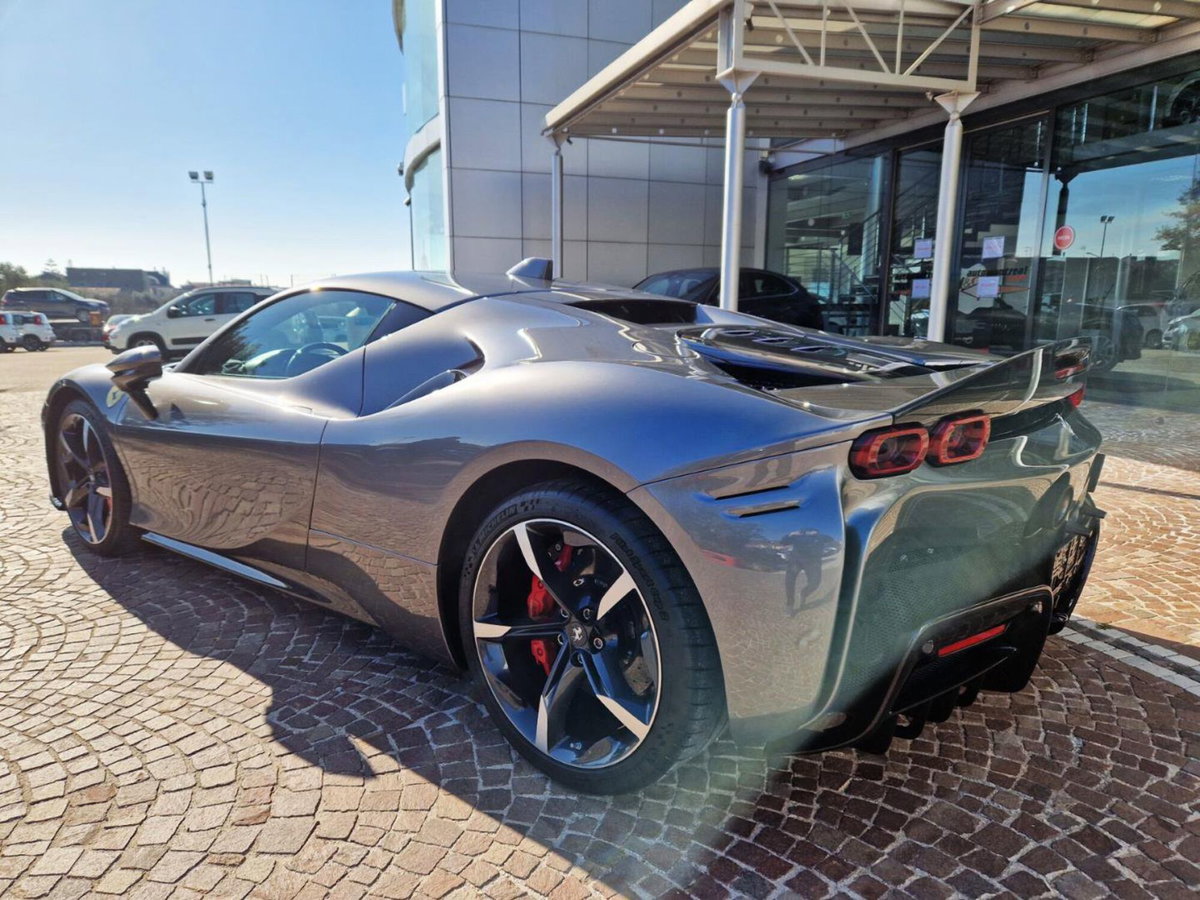 Ferrari SF90 Coupé SF90 Stradale (3)