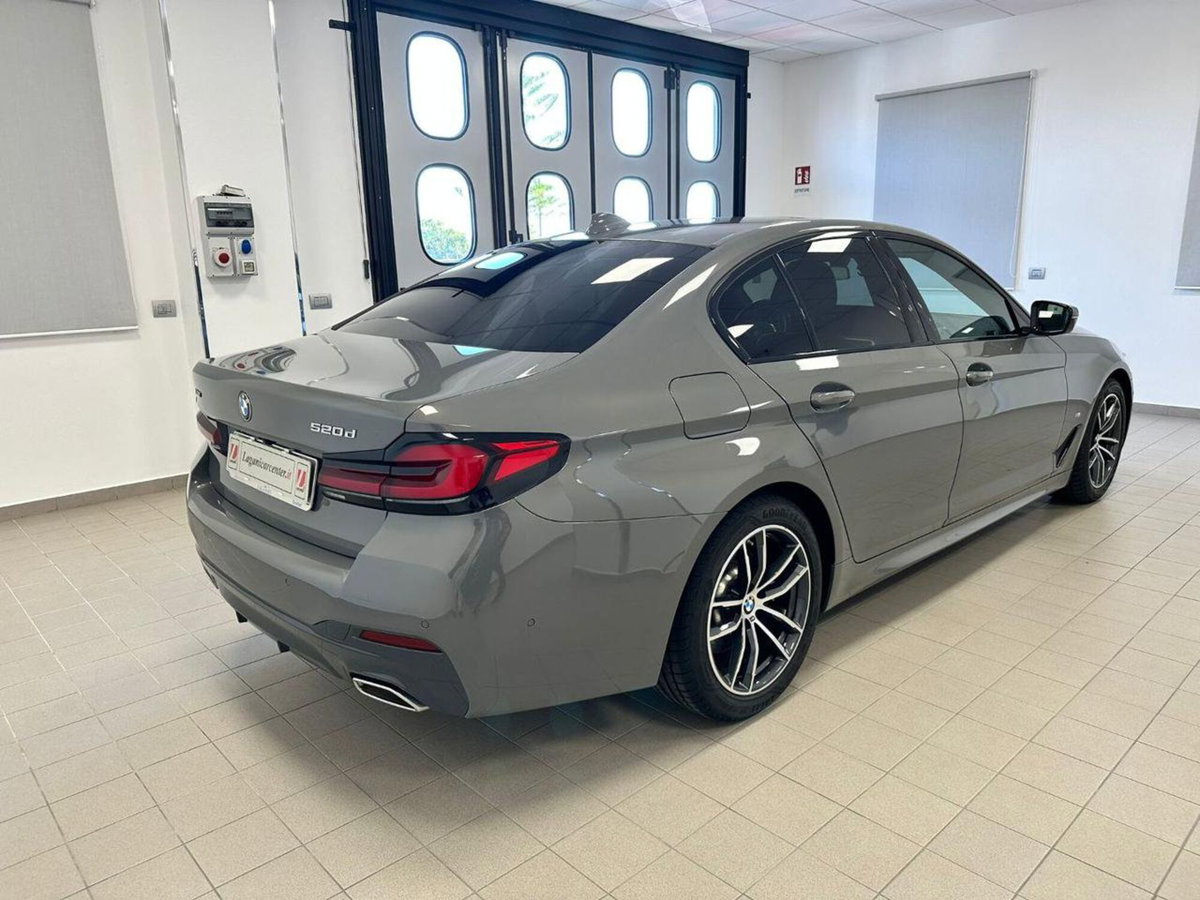 BMW Serie 5 520d 48V xDrive Msport (4)