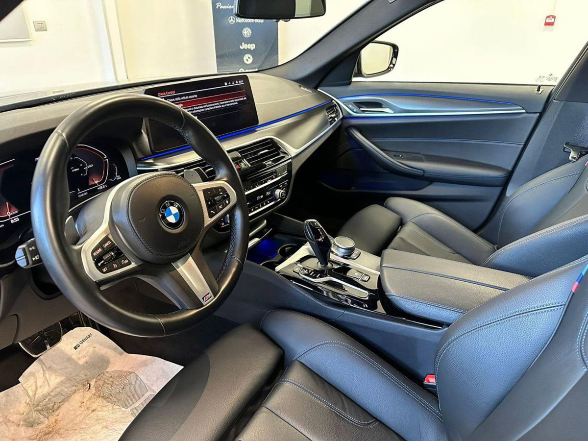BMW Serie 5 520d 48V xDrive Msport (7)