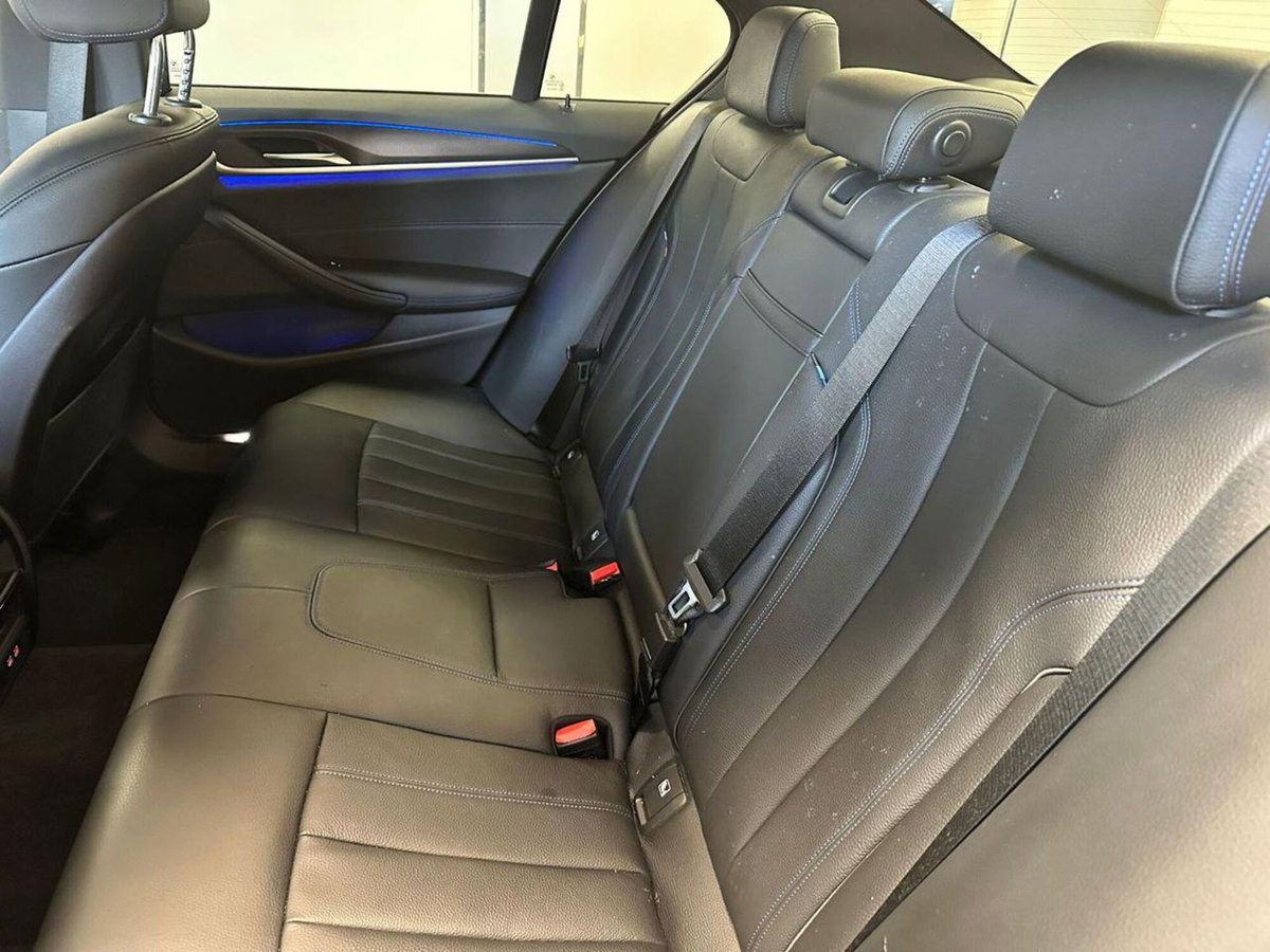 BMW Serie 5 520d 48V xDrive Msport (8)