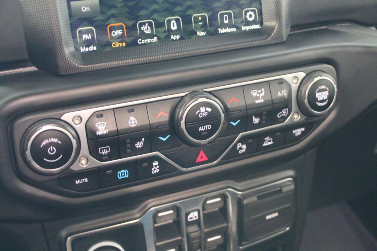 Jeep Wrangler Unlimited 2.0 atx phev Sahara 4xe auto (13)