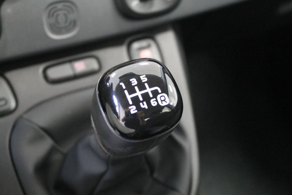 Fiat Panda 1.0 FireFly S&S Hybrid City Cross (13)