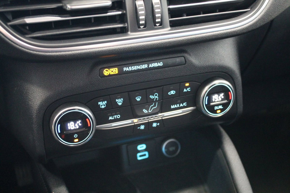 Ford Kuga 2.0 EcoBlue Hybrid 150 CV 2WD Titanium X (16)
