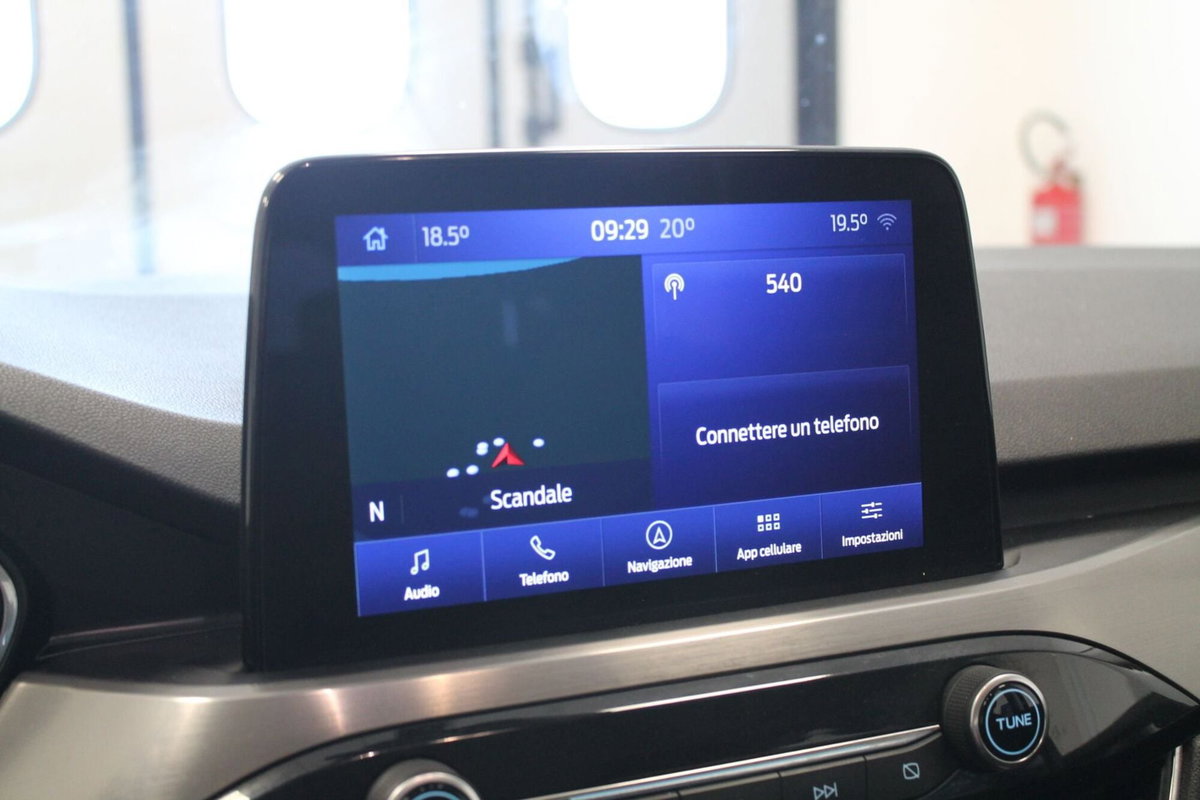 Ford Kuga 2.0 EcoBlue Hybrid 150 CV 2WD Titanium X (19)
