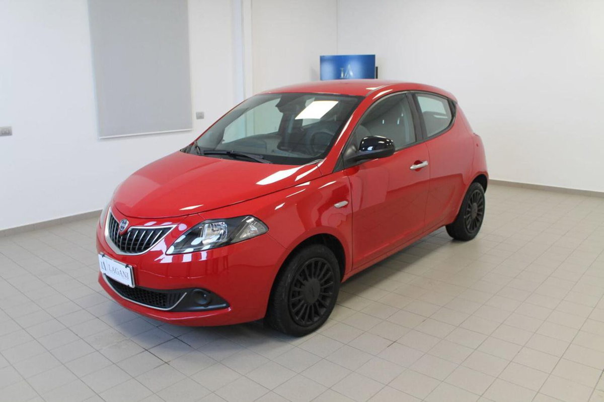 Lancia Ypsilon 1.0 FireFly 5 porte S&S Hybrid Ecochic Silver