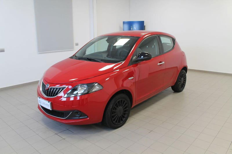 Lancia Ypsilon 1.0 FireFly 5 porte S&S Hybrid Ecochic Silver