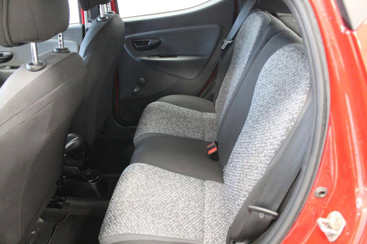 Lancia Ypsilon 1.0 FireFly 5 porte S&S Hybrid Ecochic Silver (10)