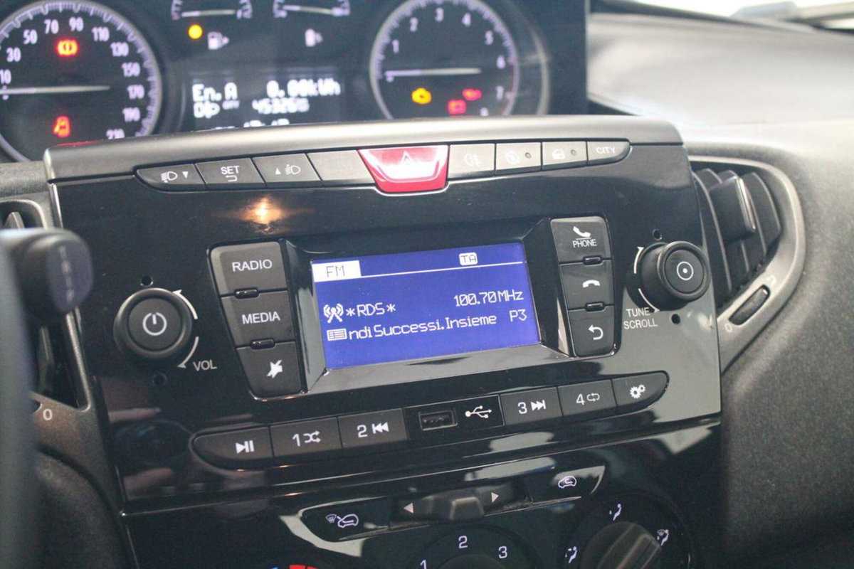Lancia Ypsilon 1.0 FireFly 5 porte S&S Hybrid Ecochic Silver (12)