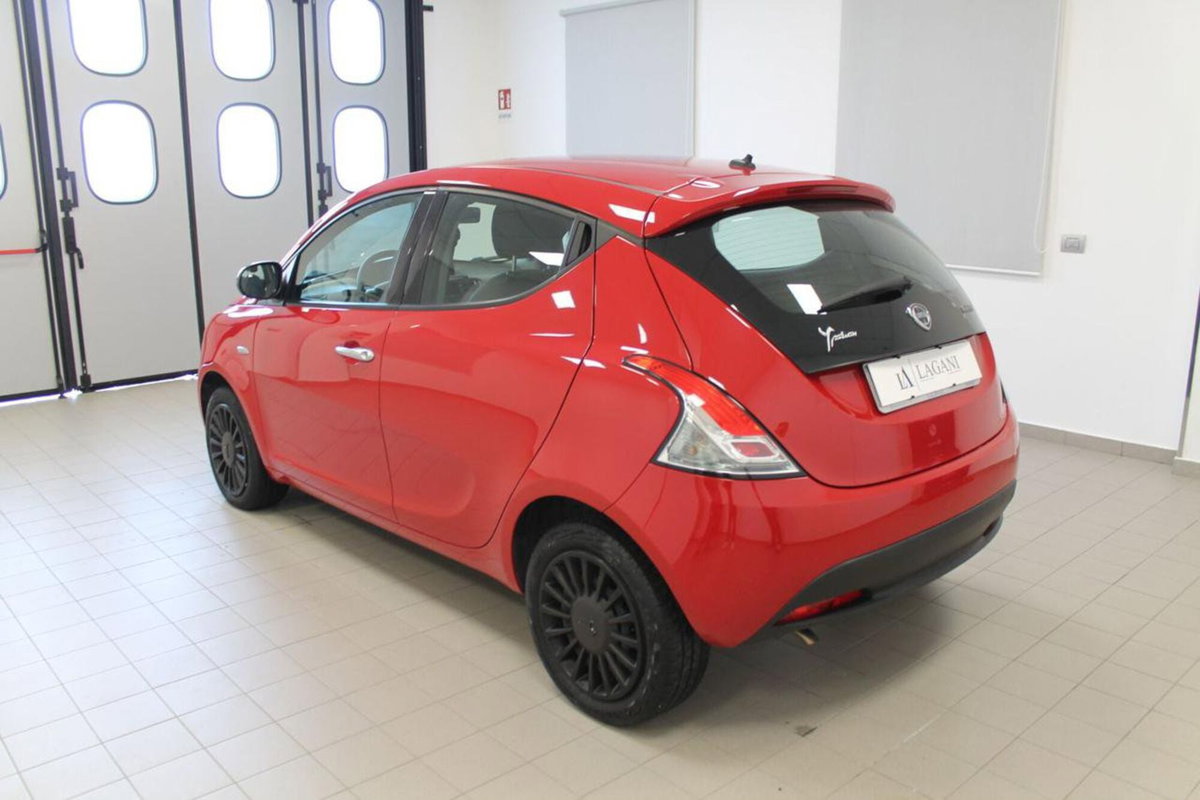 Lancia Ypsilon 1.0 FireFly 5 porte S&S Hybrid Ecochic Silver (6)