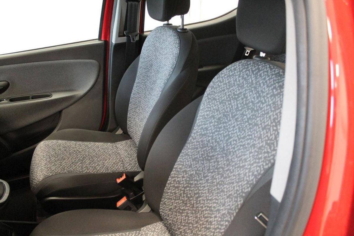 Lancia Ypsilon 1.0 FireFly 5 porte S&S Hybrid Ecochic Silver (8)