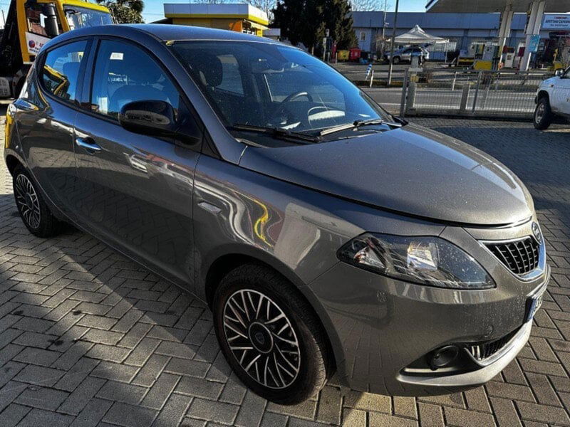 Lancia Ypsilon 1.0 FireFly 5 porte S&S Hybrid Ecochic A. Ferretti