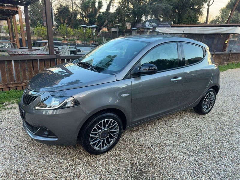 Lancia Ypsilon 1.0 FireFly 5 porte S&S Hybrid Gold Plus