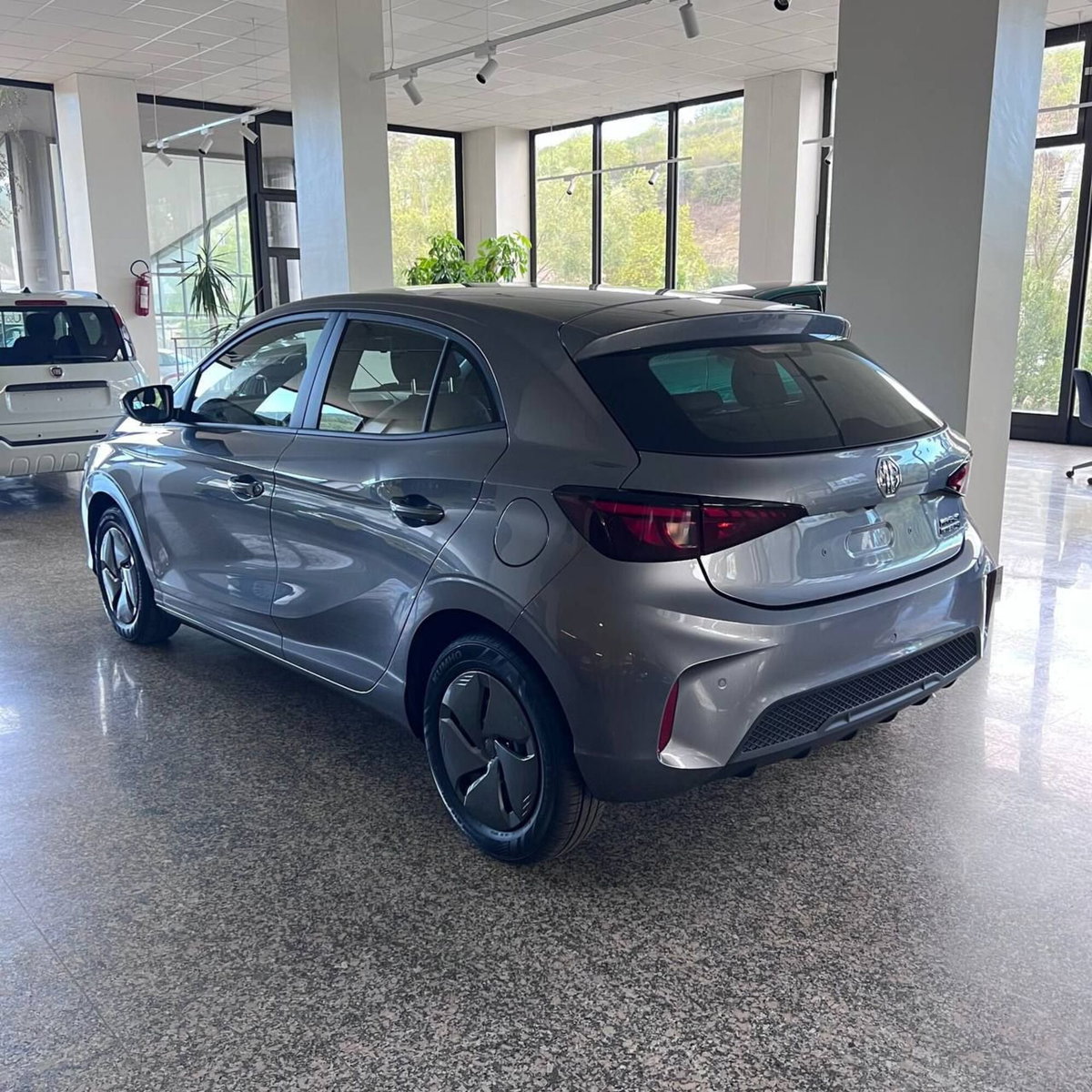 Mg MG3 1.5 hybrid+ Standard auto (4)
