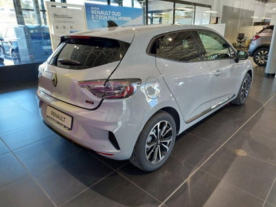 Renault Clio Full Hybrid E-Tech 145 CV 5 porte Techno (2)