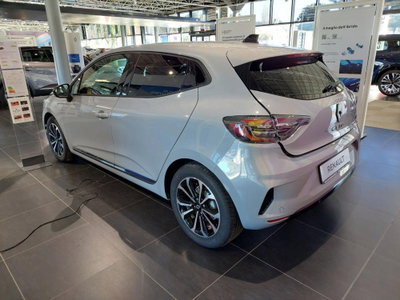 Renault Clio Full Hybrid E-Tech 145 CV 5 porte Techno (3)